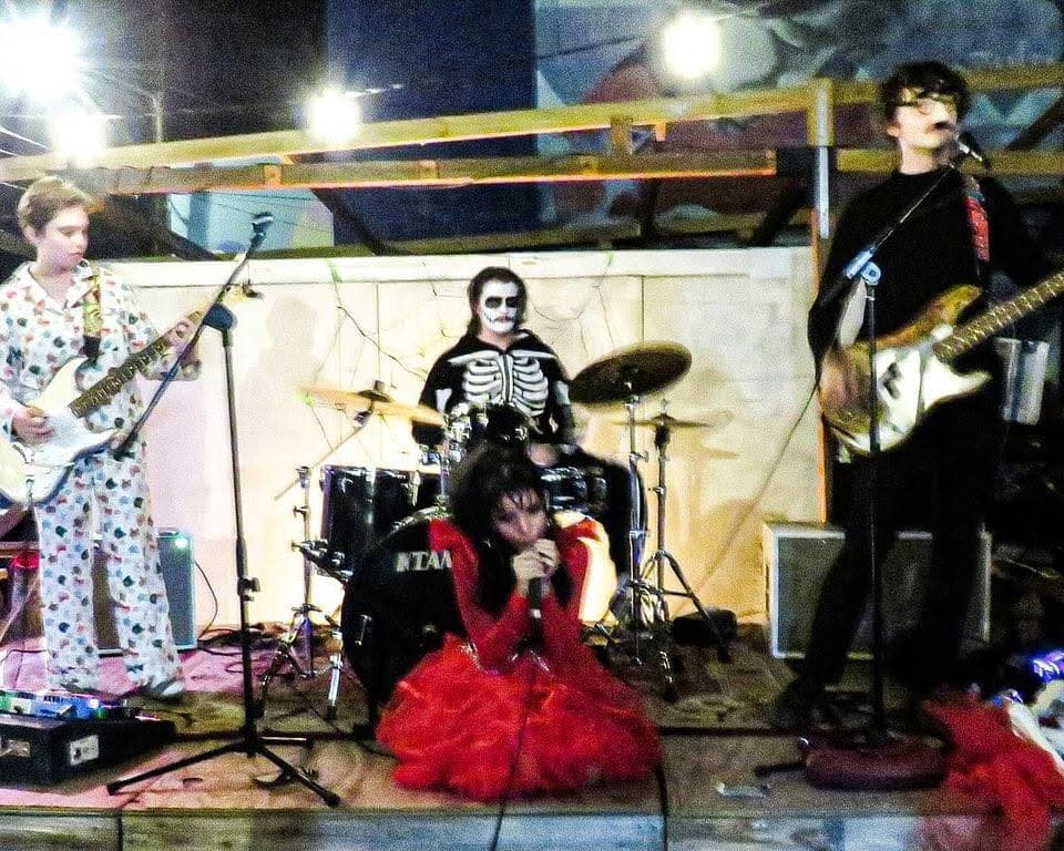MG Live background